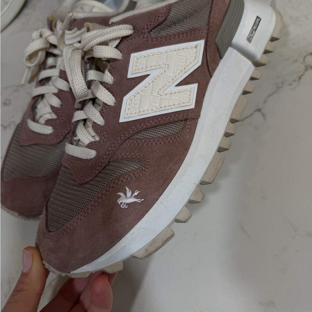 New Balance
× Kith MS1300 "10th Anniversary - Antler" sneakers